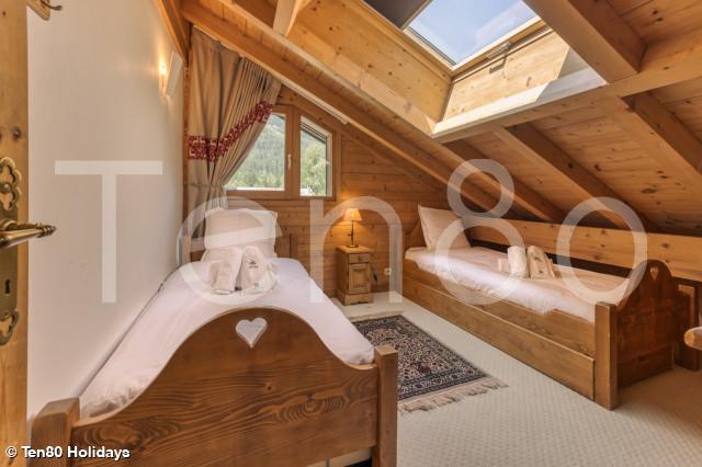 Apt LA FLEGERE   SEASON   1500x1000   Juin 25 11