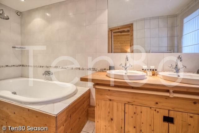 CHalet Weisshorn Nov 25 Holidays 1024x683 17