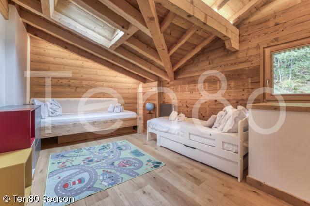 Chalet Simandou_Ten80 Season